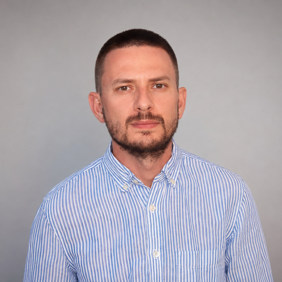 Alex S., Senior Data Engineer